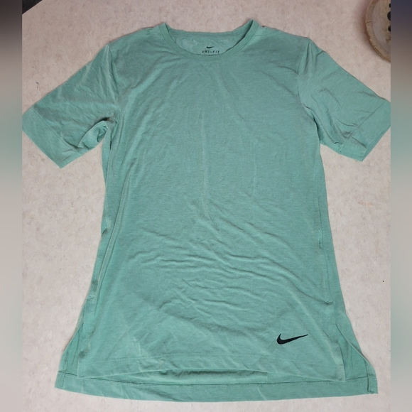 Nike Other - Nike mens medium dri fit athletic shirt pale green
